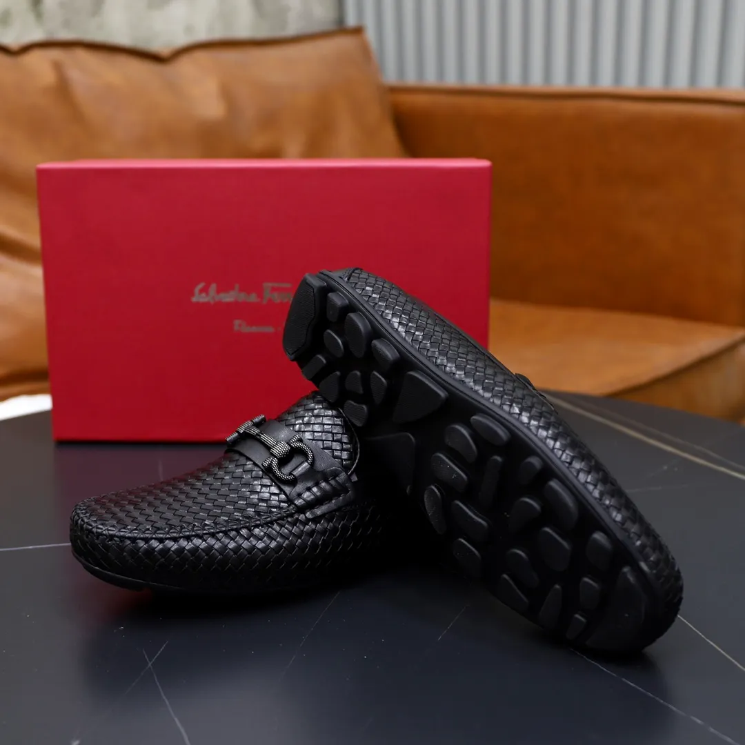 Men's shoes: 280🙅‍♂️🙅‍♂️🙅‍♂️Niuli Brand: Ferragamo Standard code: Men's code 38/44 (45 customized) Grade: Same as the official website Material: Original imported cowhide leather lining Original wear-resistant lightweight outsole Style category: Men's casual slip-on shoes Distinguished luxury brand elements top luxury Color: Actual picture color